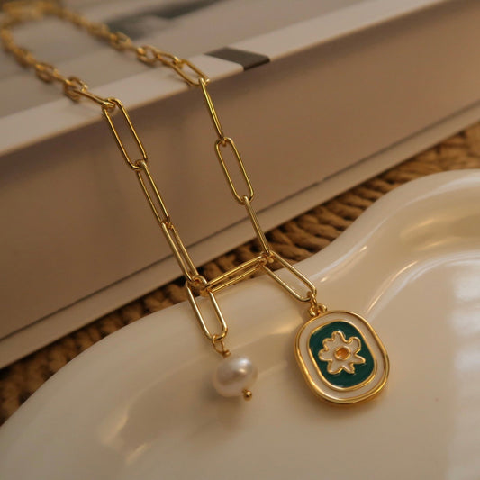 Retro Daisy Natural Pearl Necklace