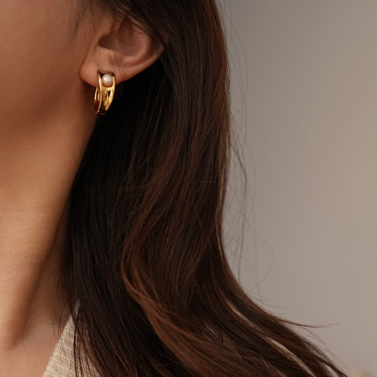 Lustre Arc Natural Pearl Earrings