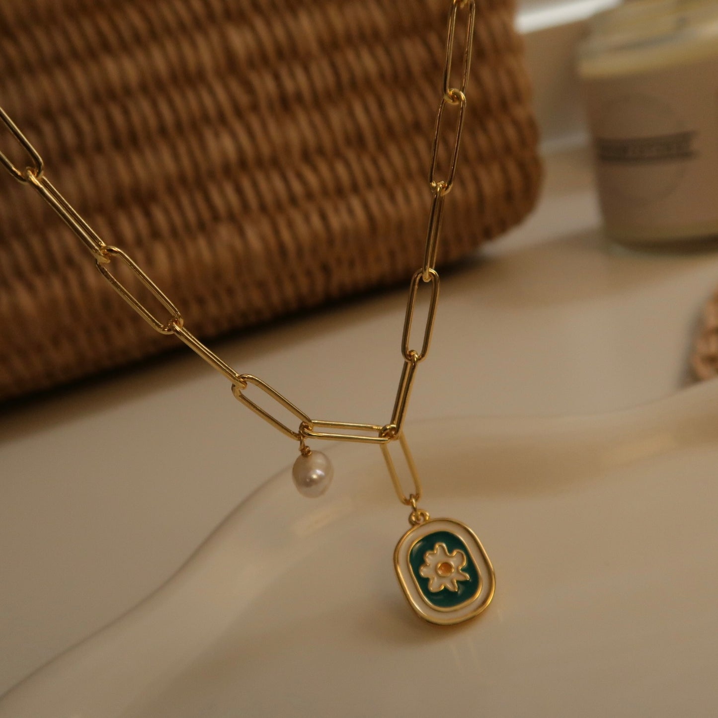 Retro Daisy Natural Pearl Necklace