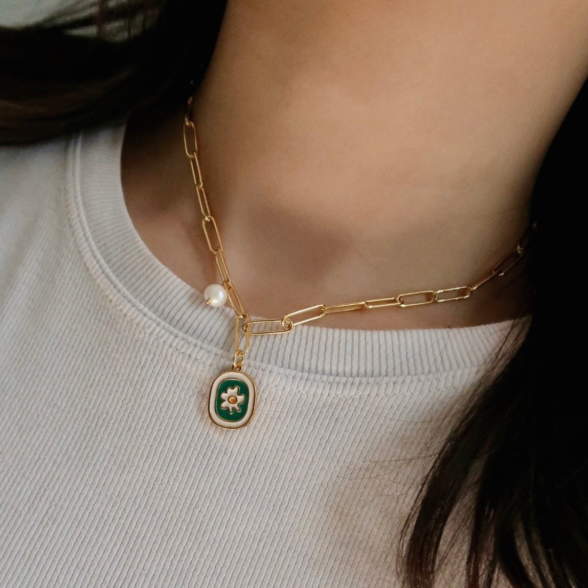 Retro Daisy Natural Pearl Necklace