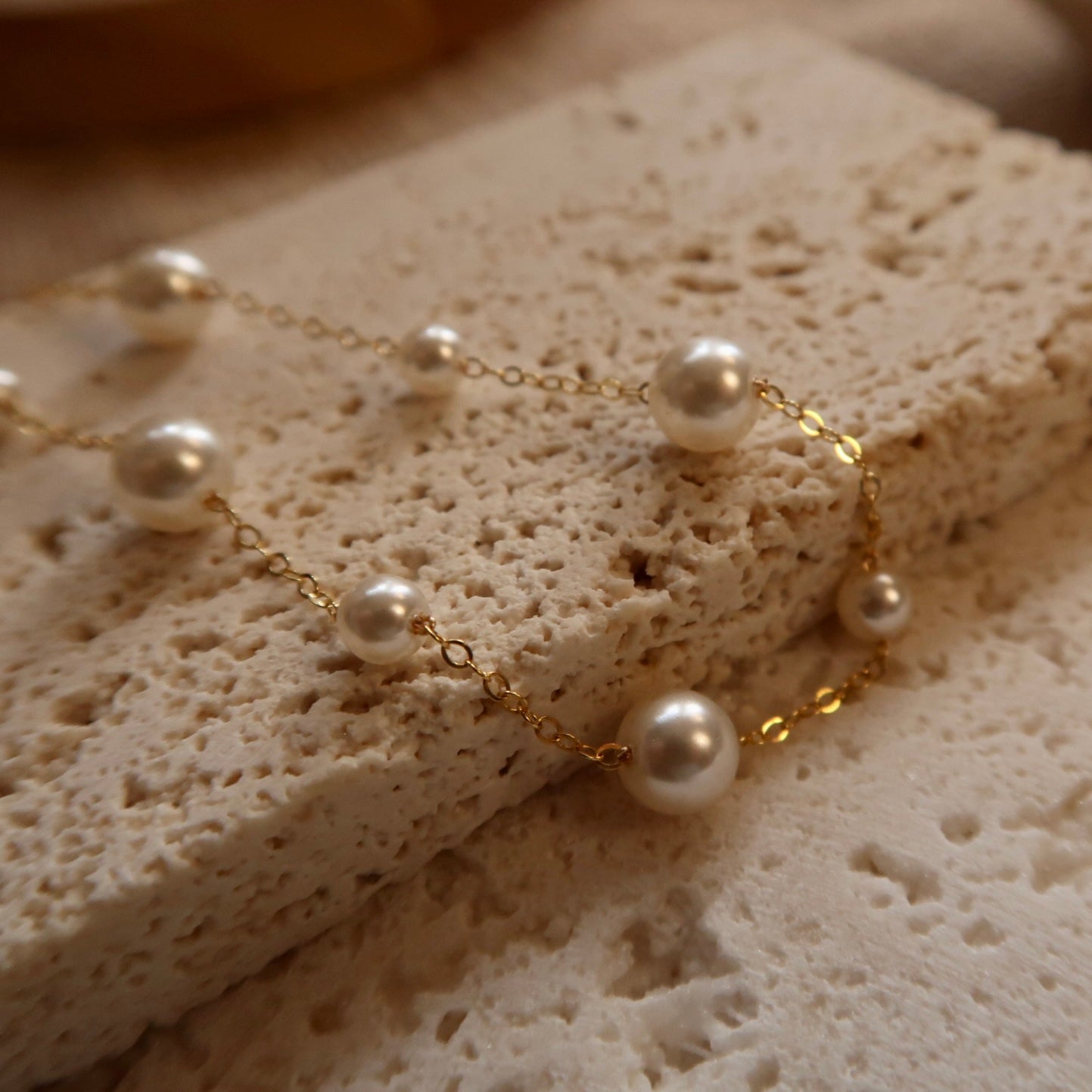 Swarovski pearls bracelet in good 14K gold filled