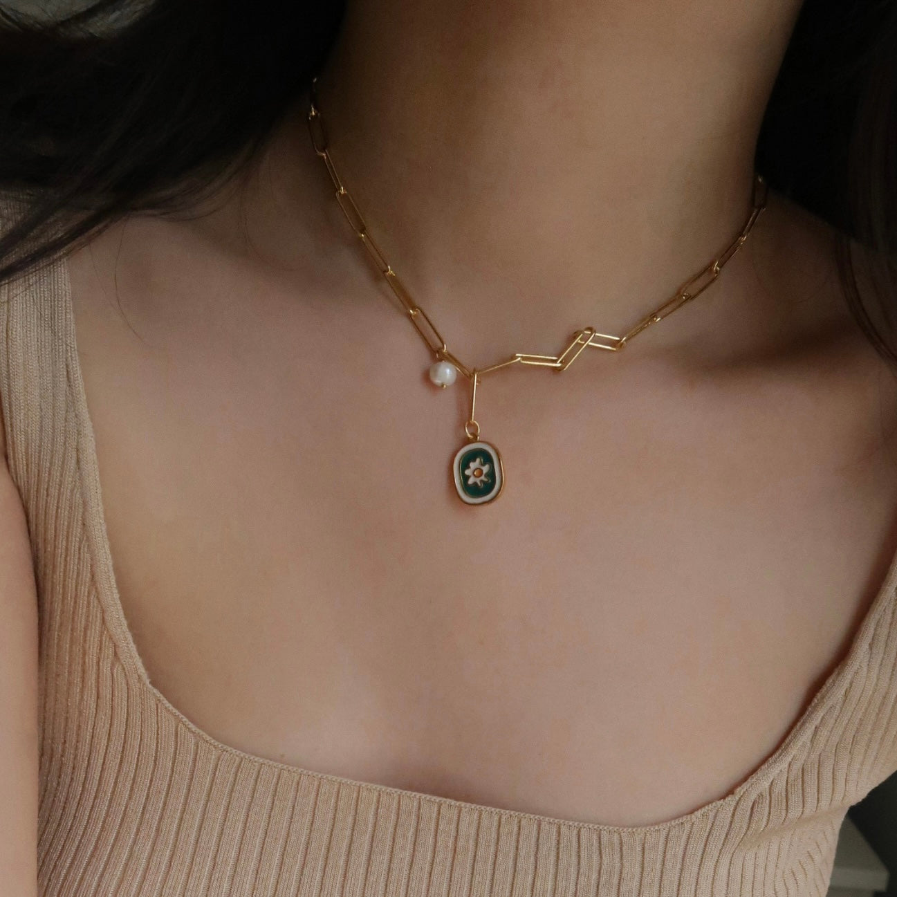 Retro Daisy Natural Pearl Necklace