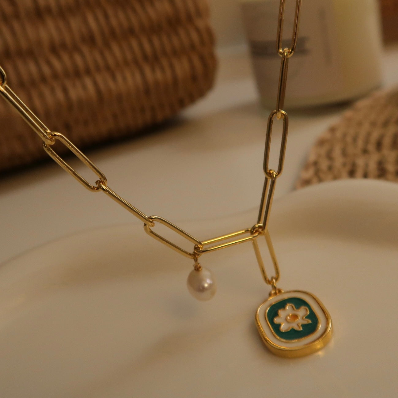 Retro Daisy Natural Pearl Necklace