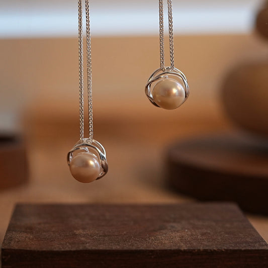 Classic Orbit Natural Pearl Necklace