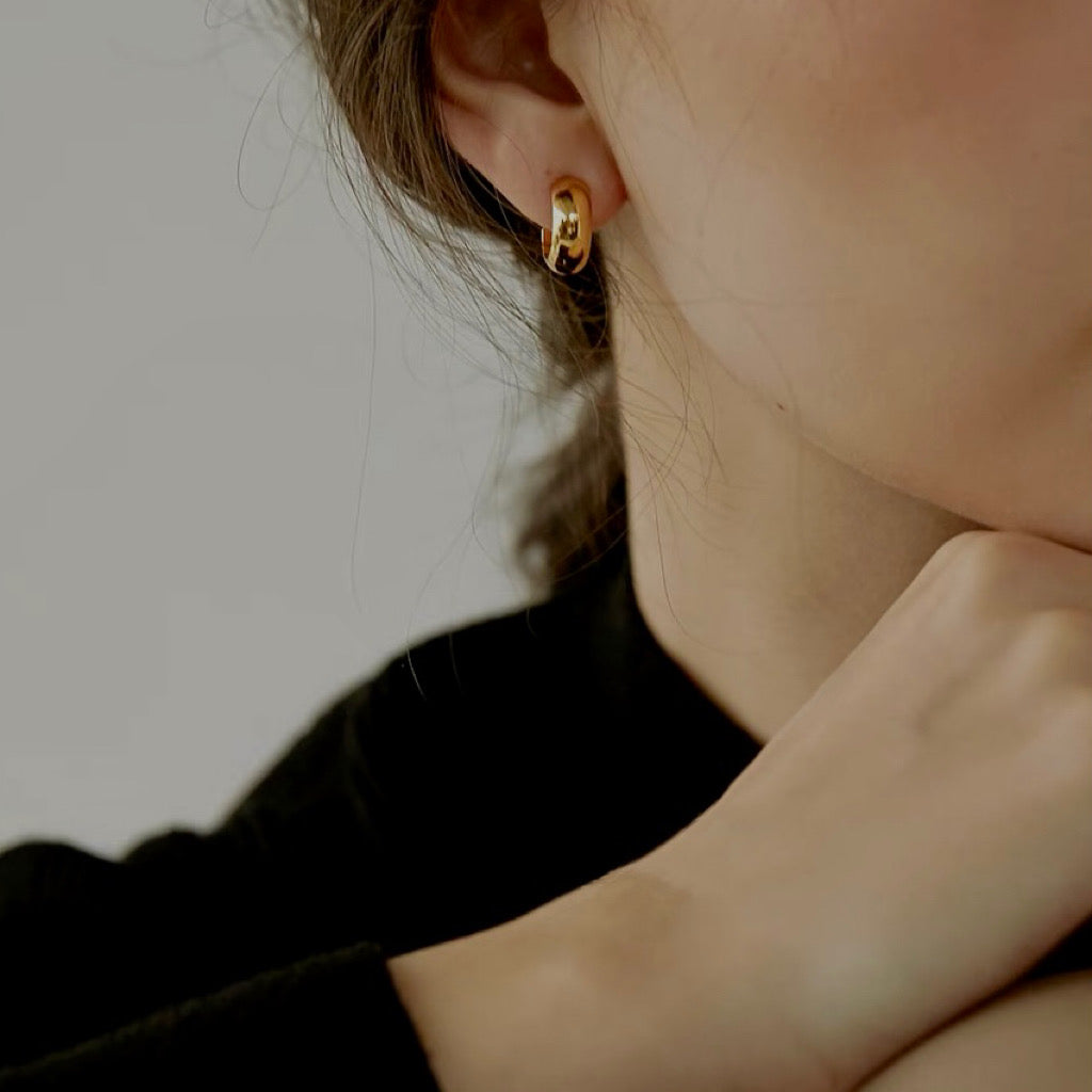 The Basics: Golden Loop Earrings