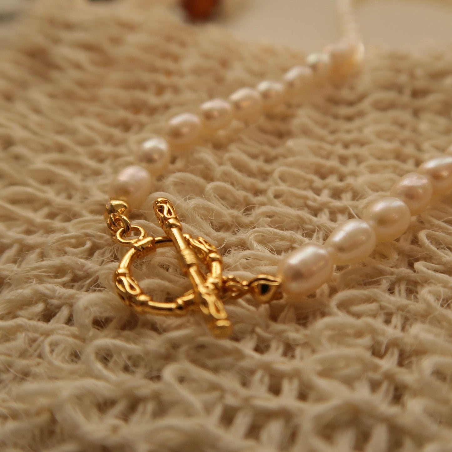 Vintage Vine Natural Pearl OT Lock Necklace