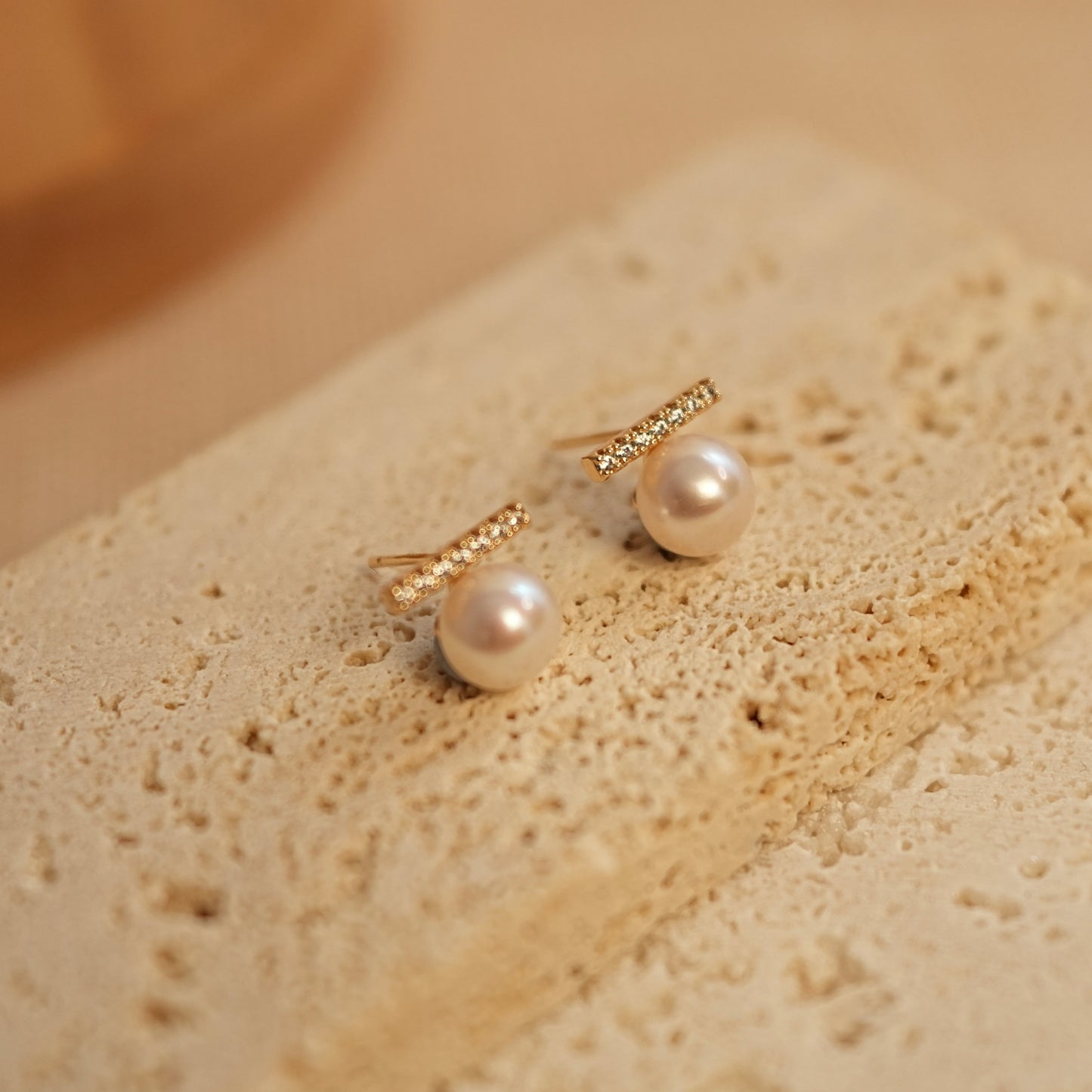 Balanced Zircon Natural Pearl Earrings