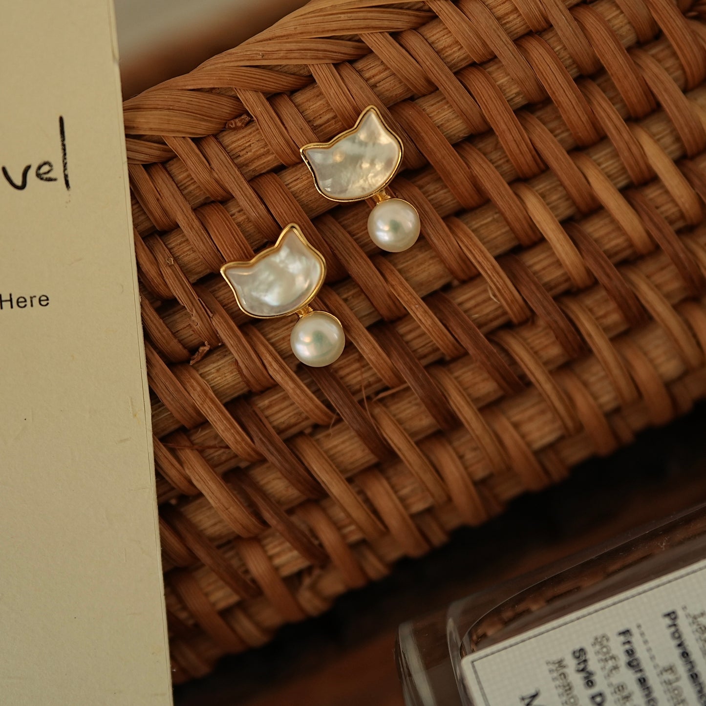 Luna Kitty Pearl Studs