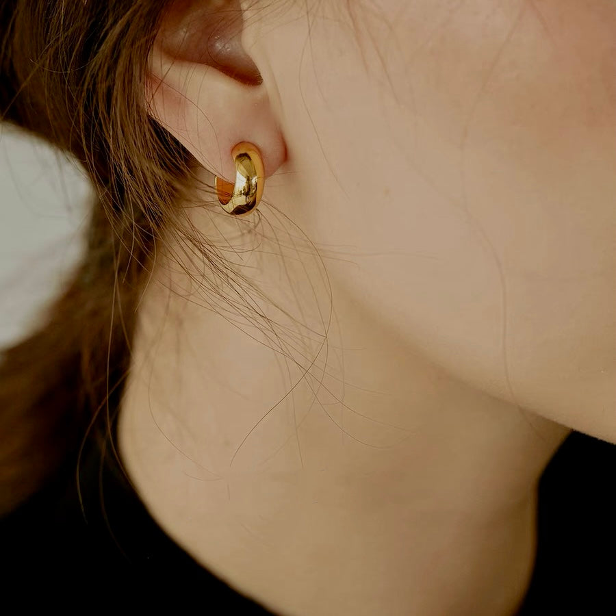 The Basics: Golden Loop Earrings