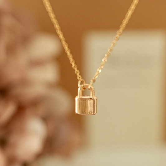 Minimalist Latch Golden Necklace