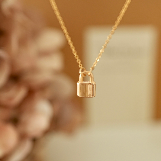 Minimalist Latch Golden Necklace