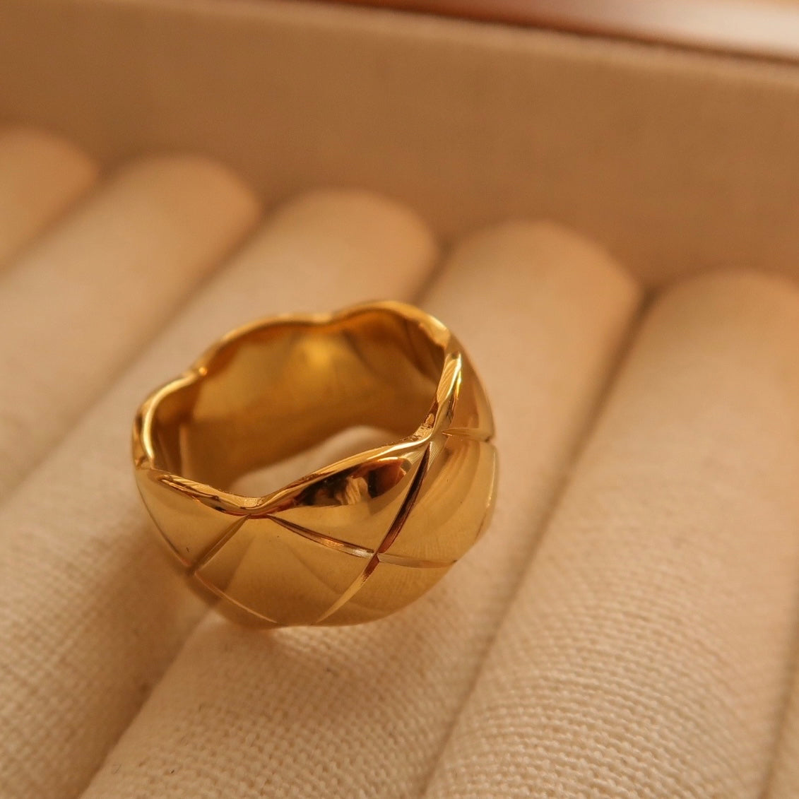 Golden Crush Quilted Motif Ring