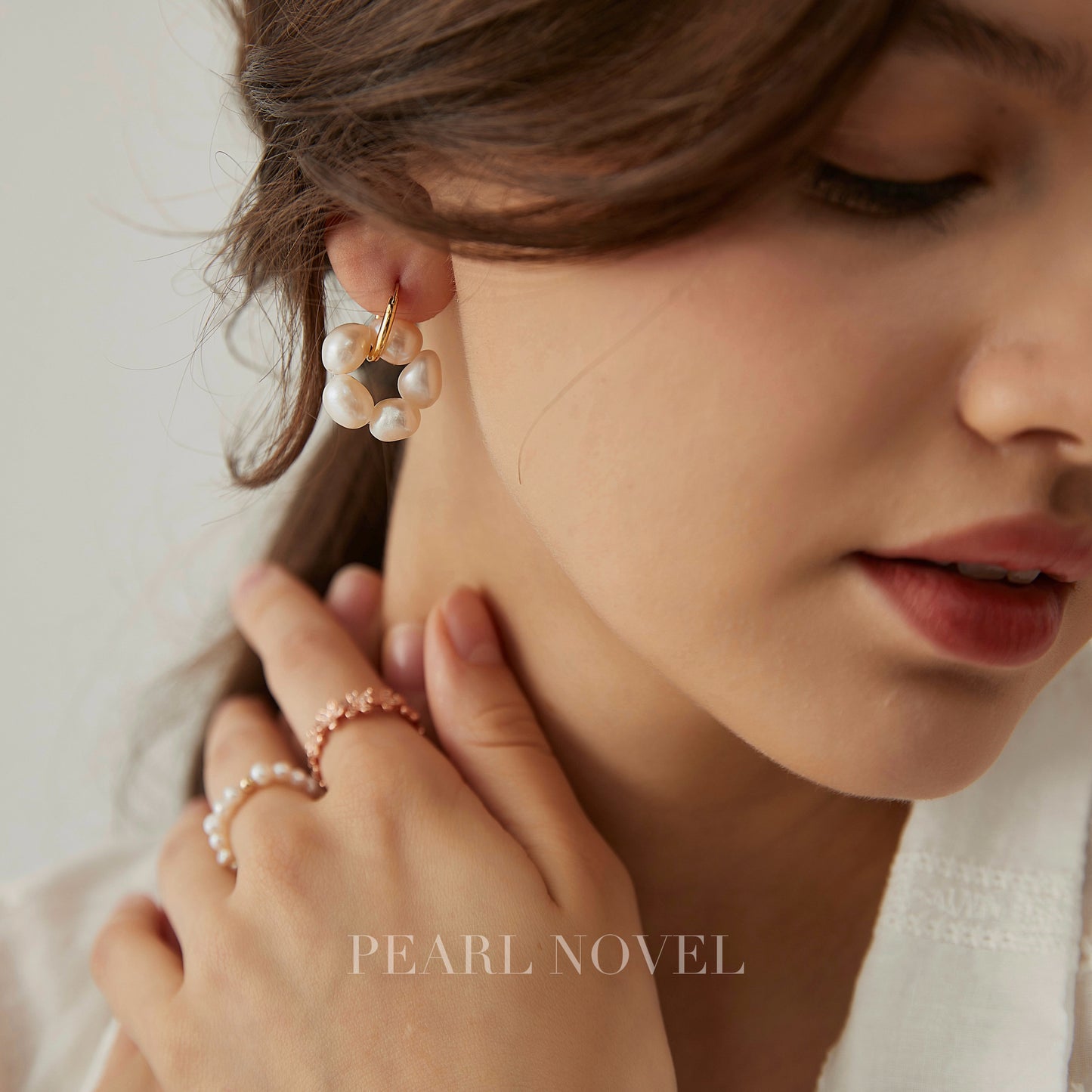 Flower Loop Natural Pearl Earrings