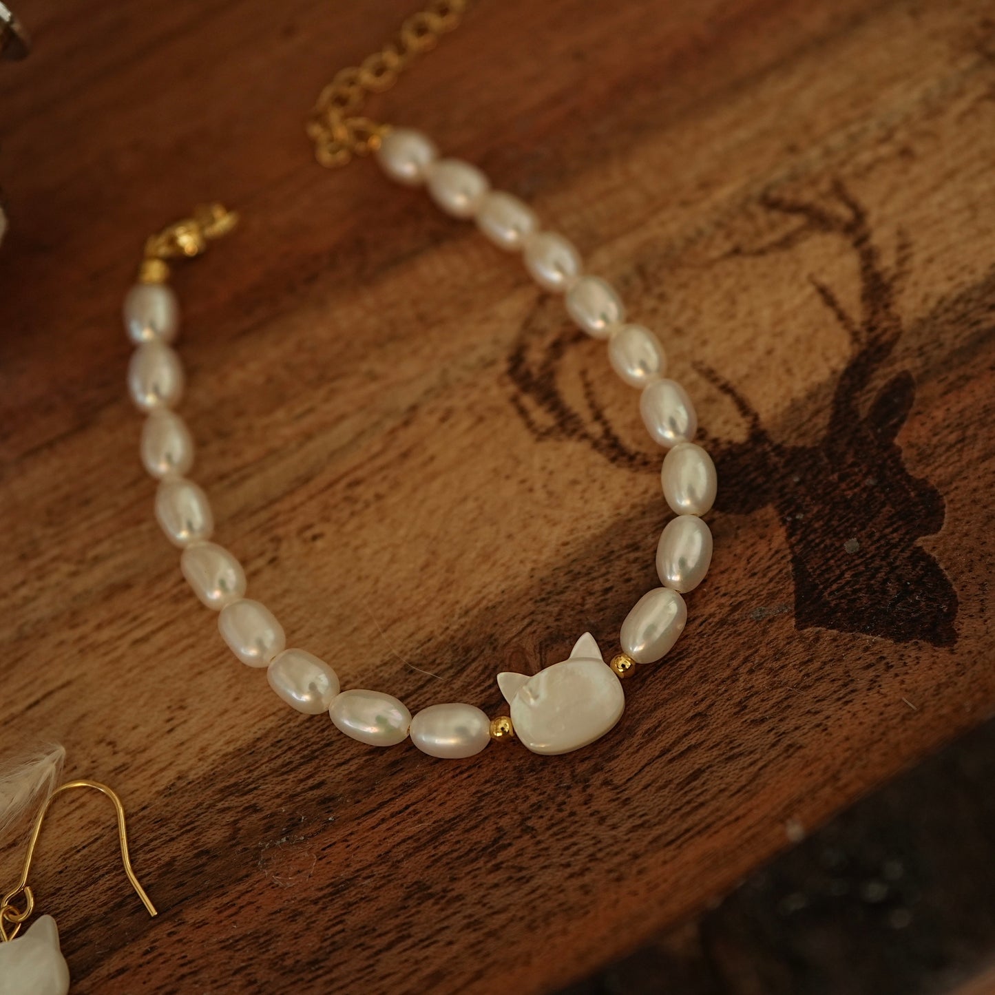 Luna Kitty Natural Pearl Bracelet