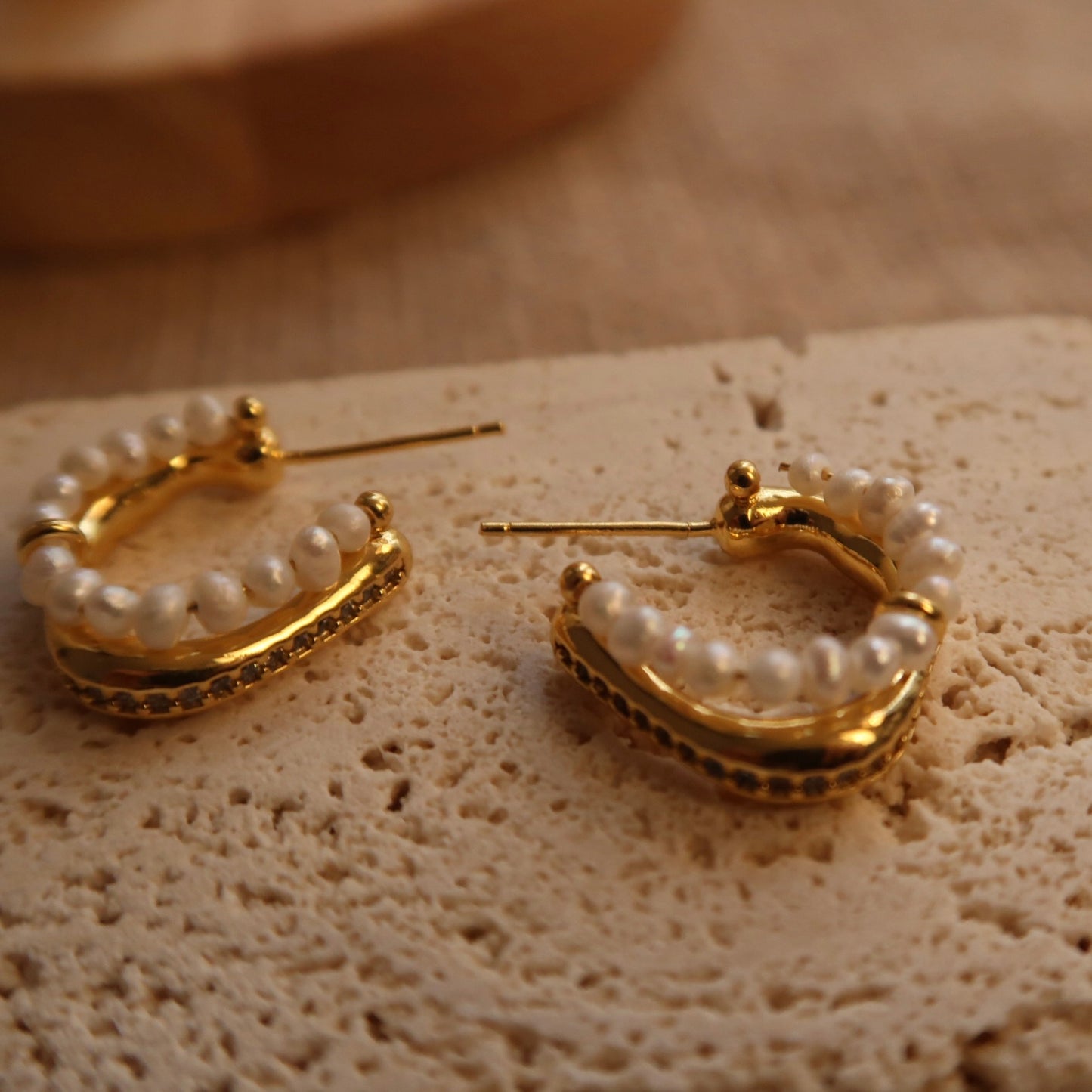 Pearl Crush Golden Ear Loop