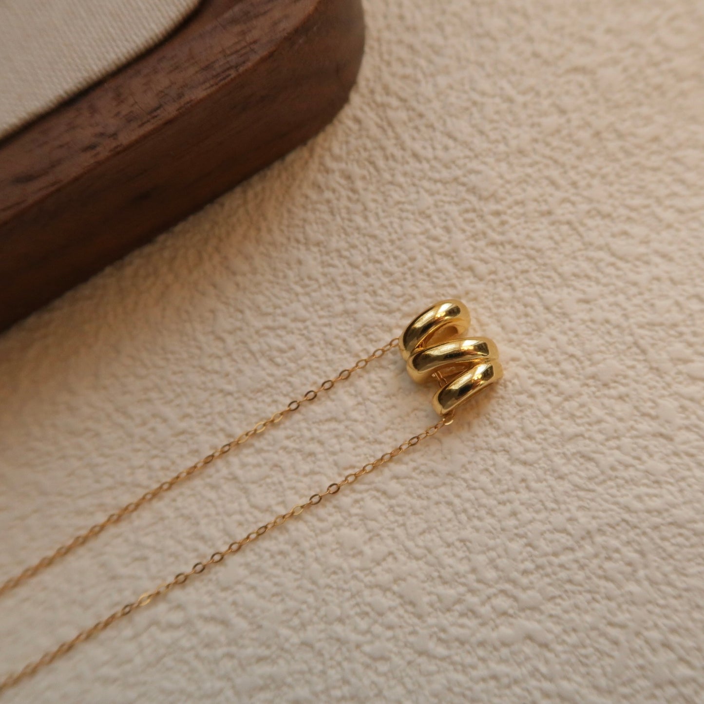 Minimalist Three-loops Necklace