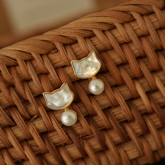 Luna Kitty Pearl Studs