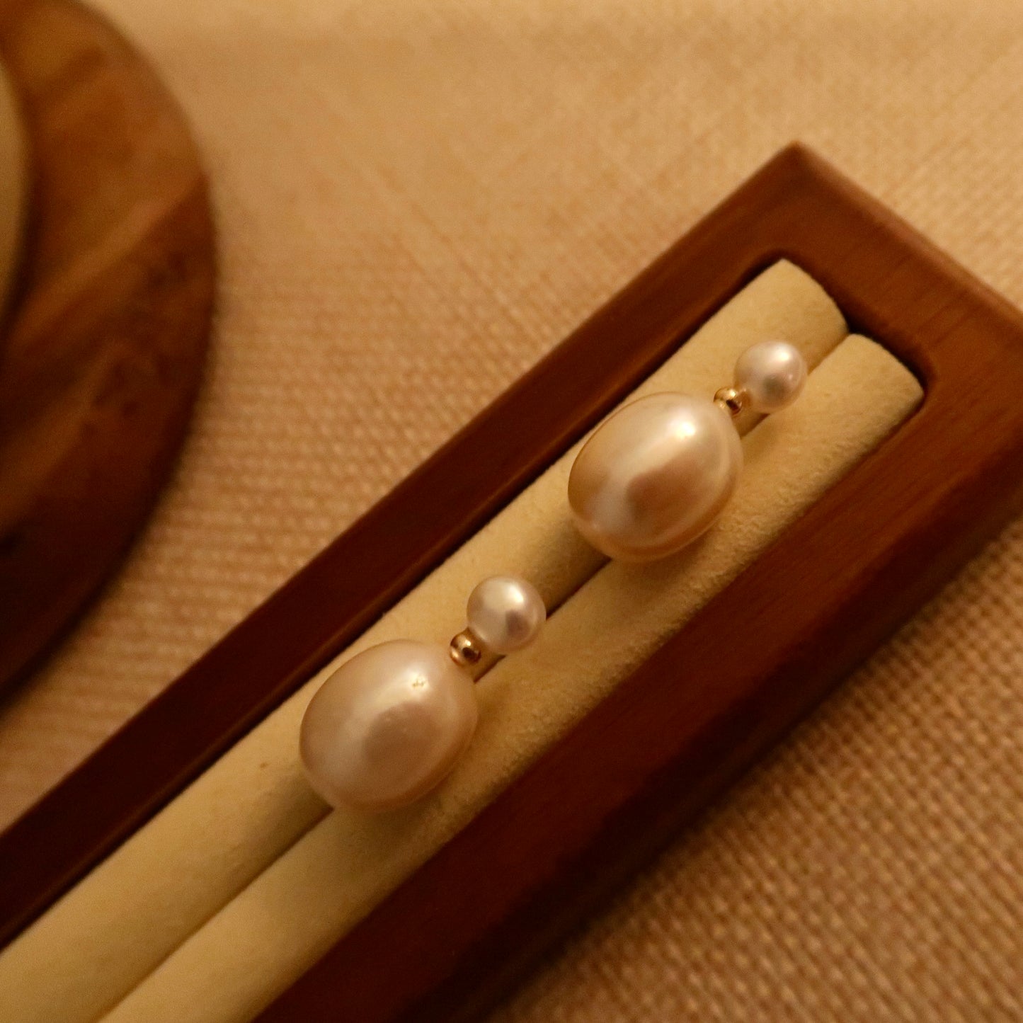 Retro Stellar Natural Pearl Ear Drops