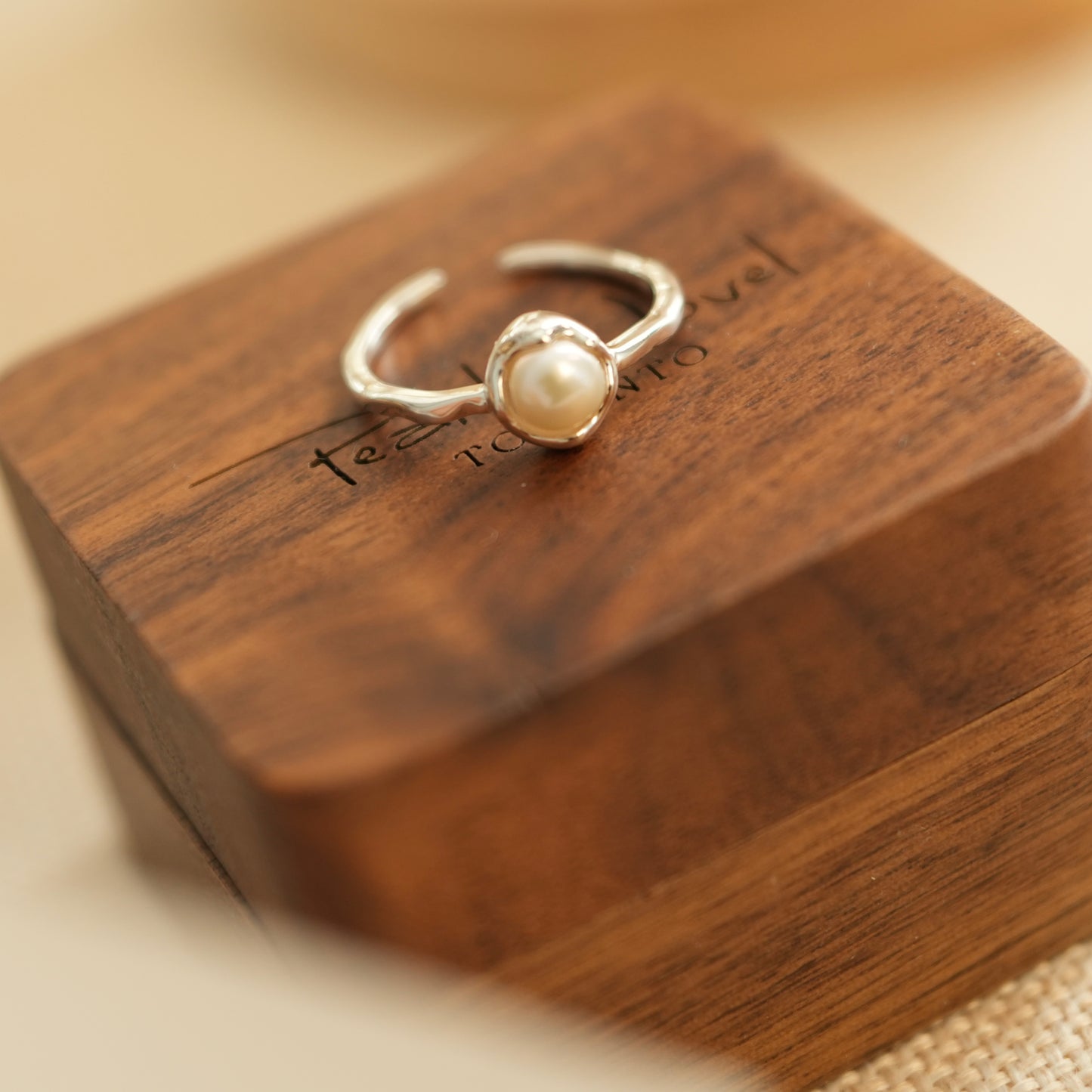 Classic Silver Shell Pearl Open Ring No.1