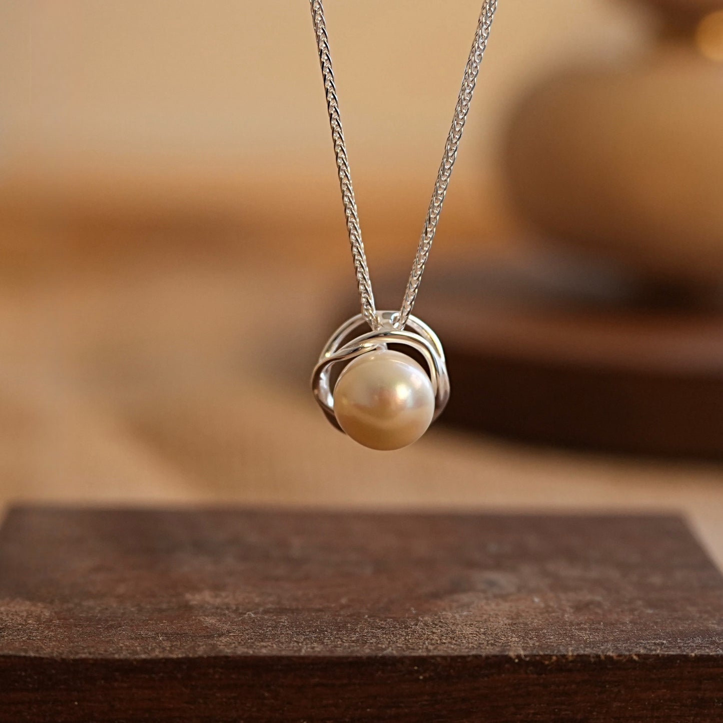 Classic Orbit Natural Pearl Necklace