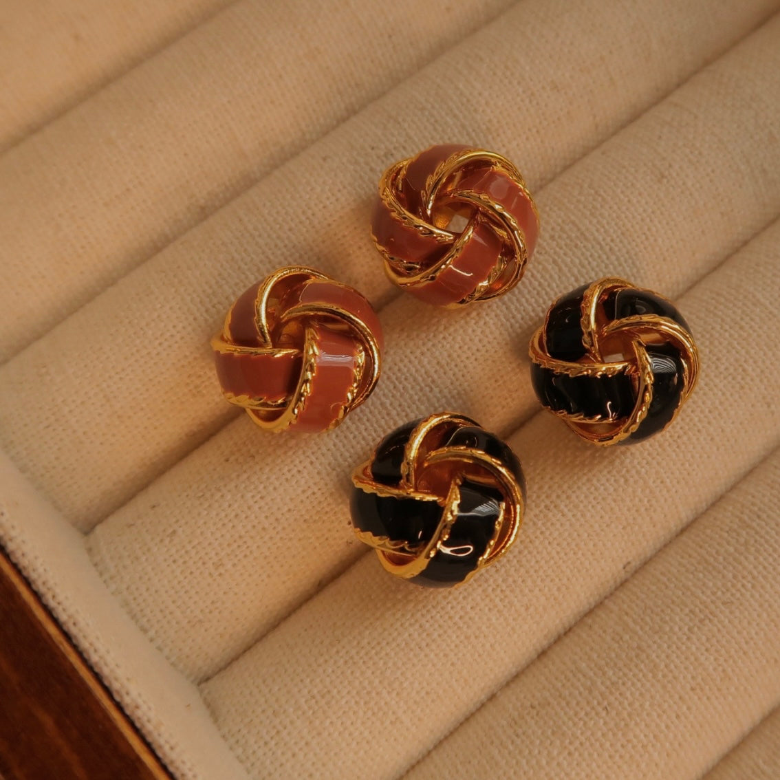 Handcraft Enamel Knots Earrings - Caramel/Black/White