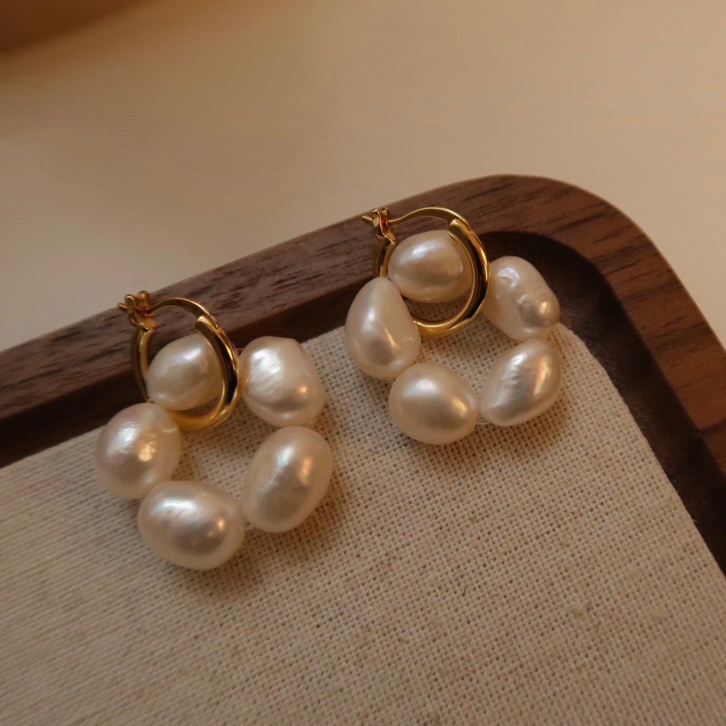 Flower Loop Natural Pearl Earrings