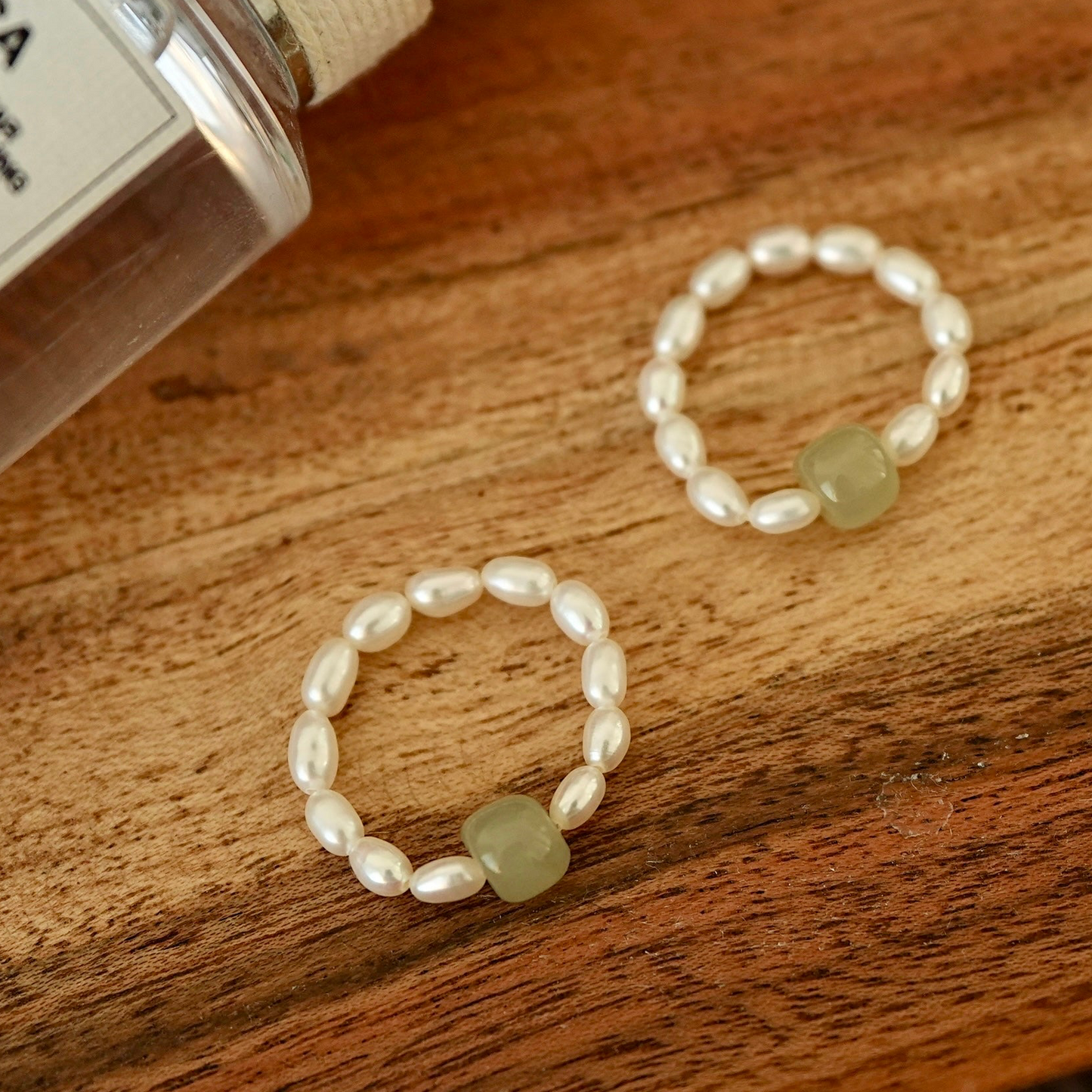 ‘Meet Jade‘ Natural Pearl Elastic Ring