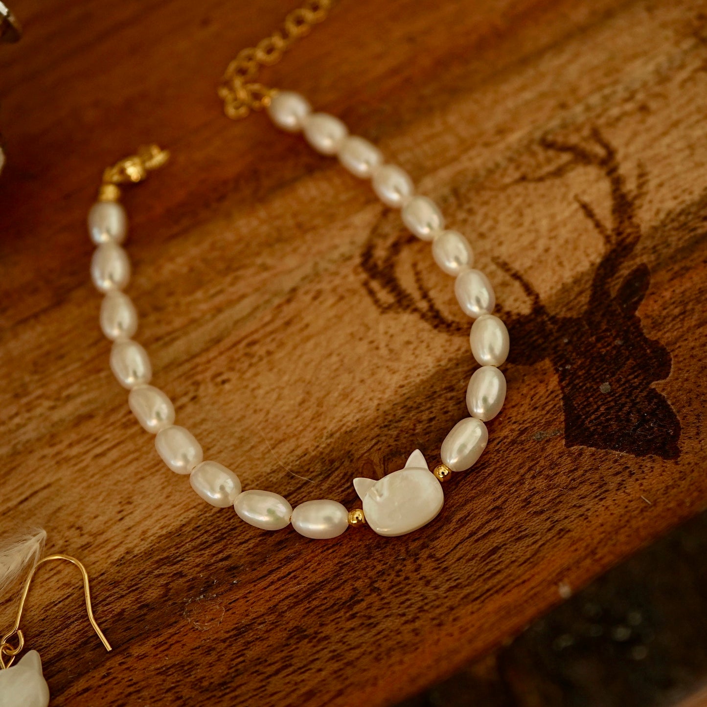 Luna Kitty Natural Pearl Bracelet