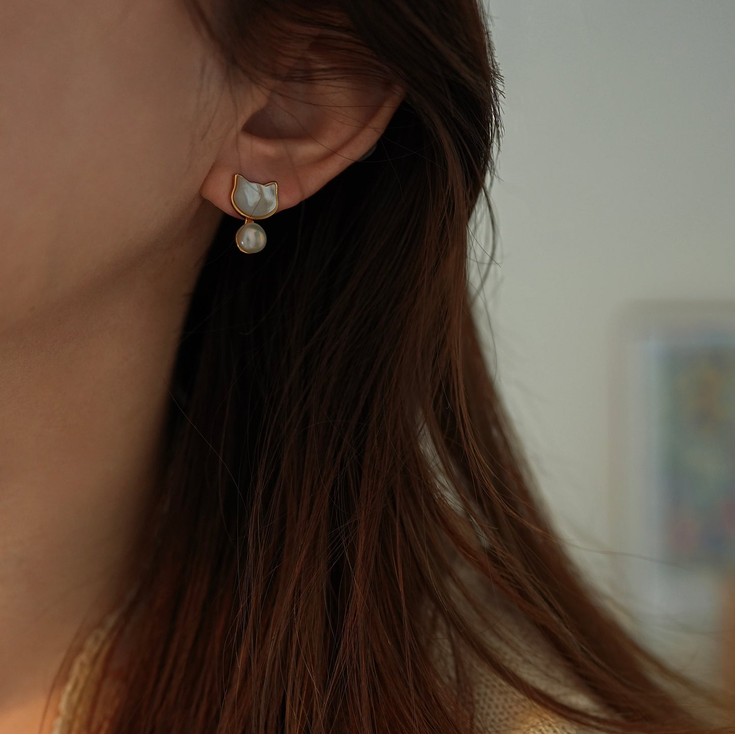 Luna Kitty Pearl Studs