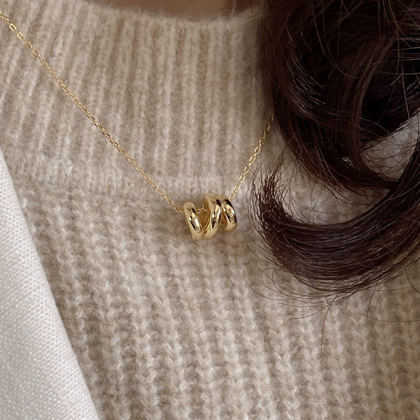 Minimalist Three-loops Necklace