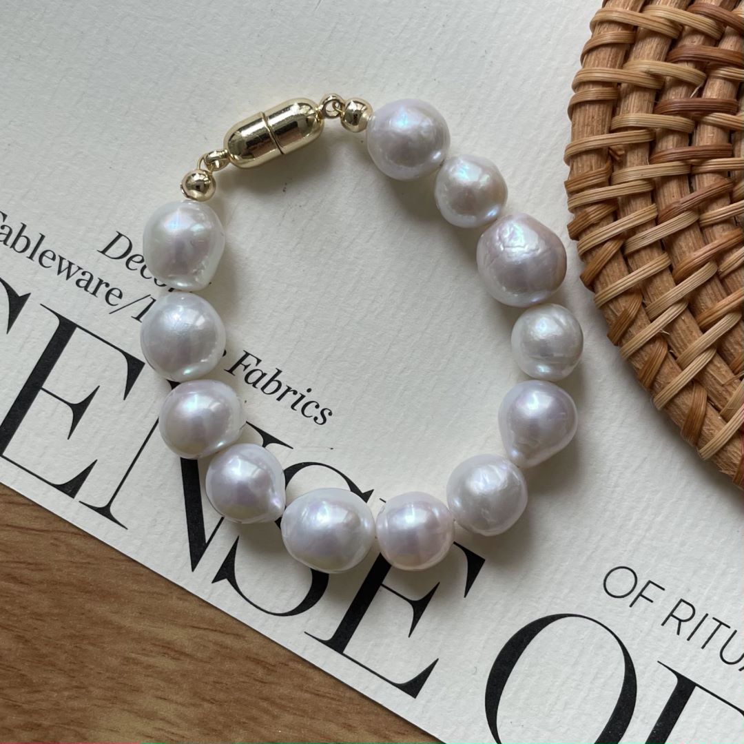 Natural Baroque Pearl Bracelet (Pink Accent)