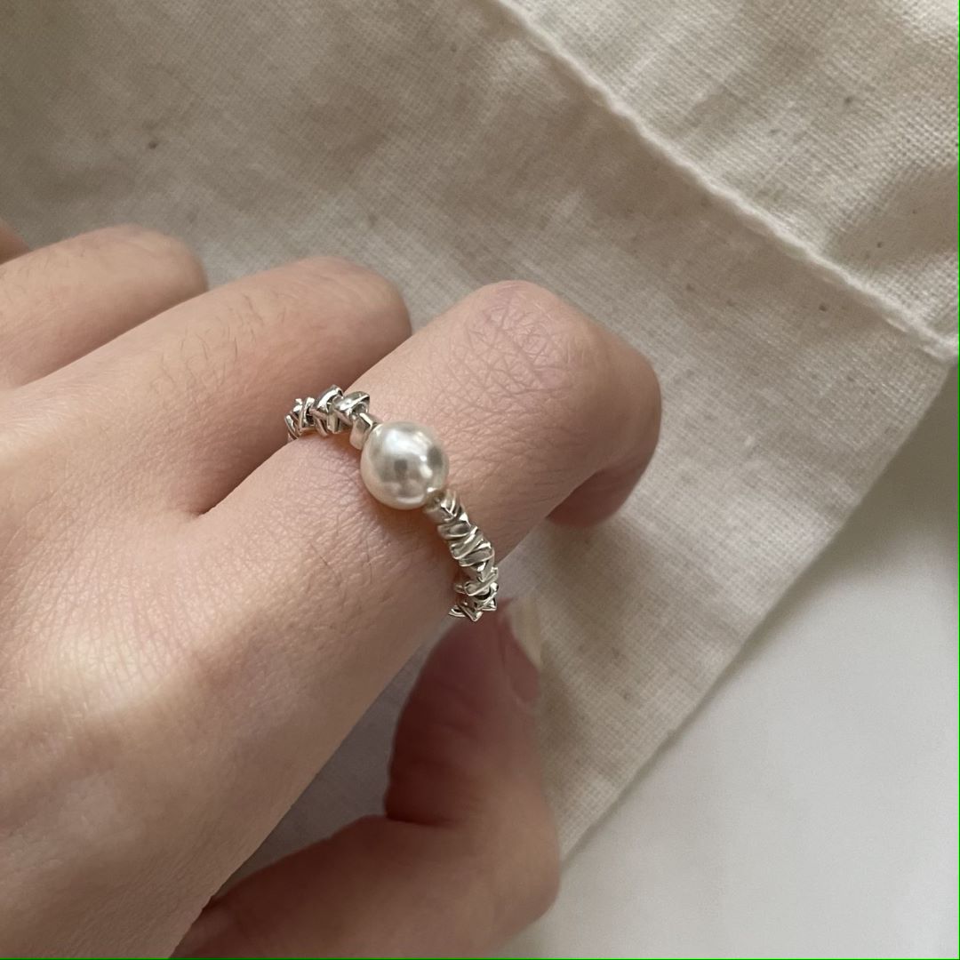 Broken Silver Pearl Ring